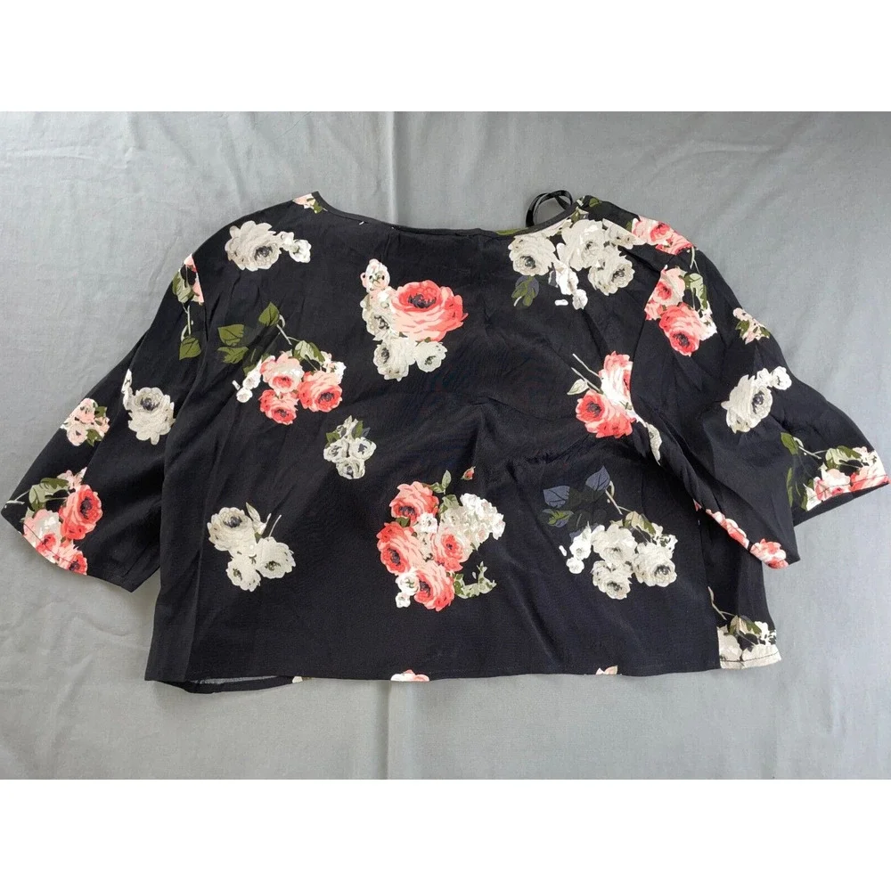 Minkpink Lightweight Moon Flower Crop Top. Black Floral, Women's L NWT $52! - Picture 4 of 5